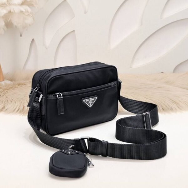 Re-Nylon en Saffiano Zwart 21 cm - Afbeelding 2