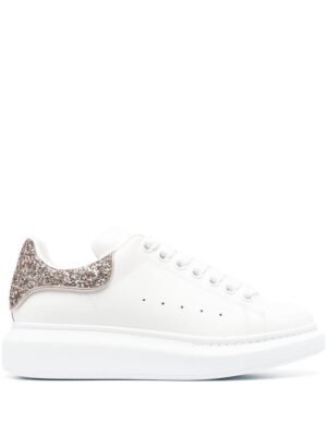 Lage sneakers met glitterdecoratie