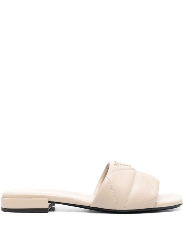 Gestopt Beige