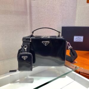 Alternative view of Brique Saffiano Zwart 22 cm