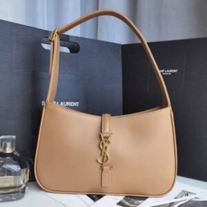 Alternative view of Le 5 a 7 hobotas beige 24,5 cm