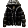 Pufferjack met logo-herhaling