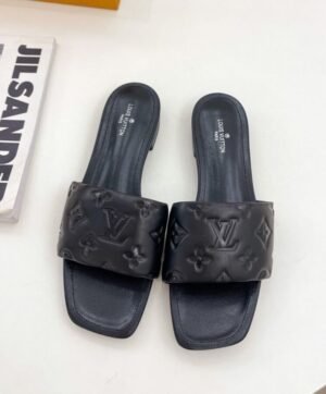 Alternative view of Revival Black