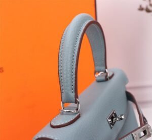Alternative view of Kelly 28 Togo Blauw