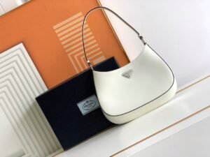 Alternative view of Cleo Wit/Zwart 27 cm