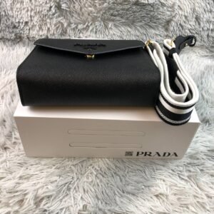 Alternative view of Monochroom Saffiano Zwart 21 cm